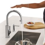 Pros and cons of touchless kitchen faucets
